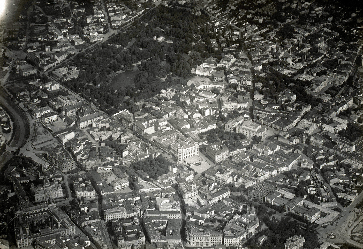 Panorama of Bucharest, probably from a German zeppelin, 1916.