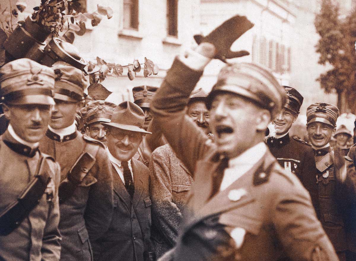 Gabriele D’Annunzio, 1920 © Alinari Archives/Getty Images.