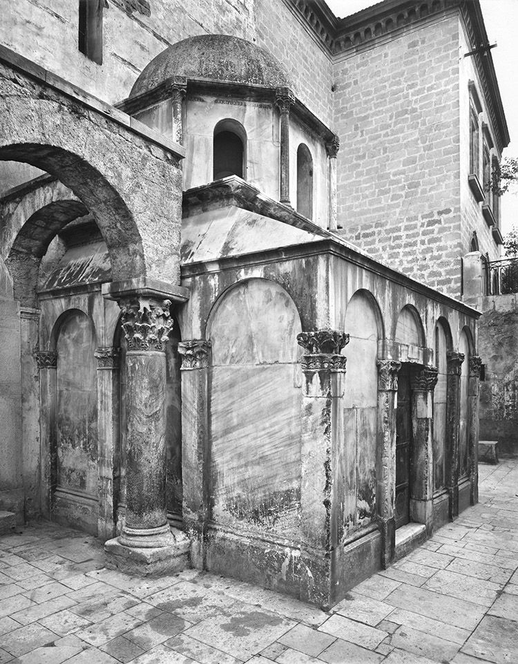 Mausoleum of Bohemond of Taranto, Canossa Cathedral, Puglia, Italy © Bridgeman Images Mausoleum of Bohemond of Taranto, Canossa Cathedral, Puglia, Italy © Bridgeman Images