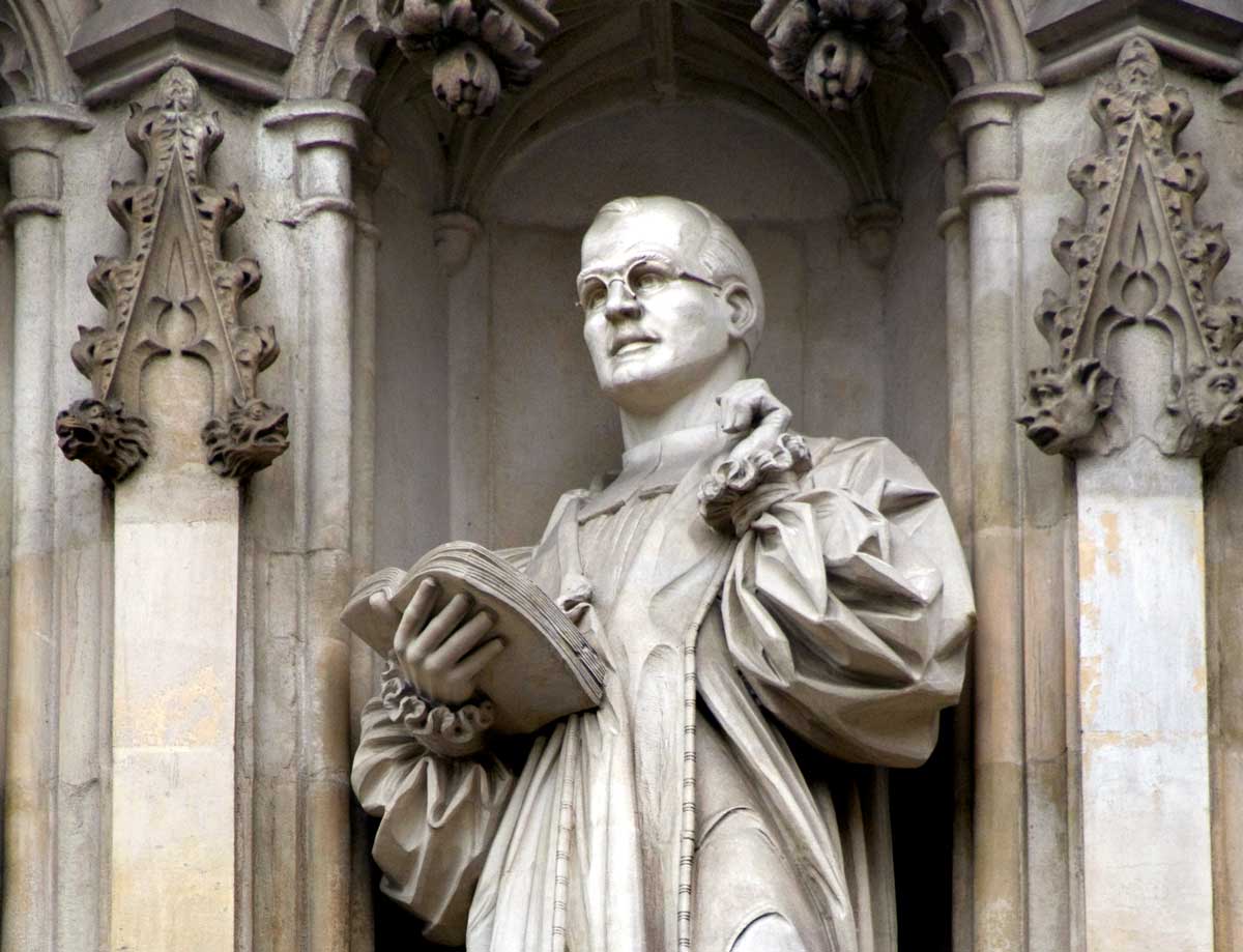 Statue of Bonhoeffer, Westminster Abbey. Peter Horree/Alamy.