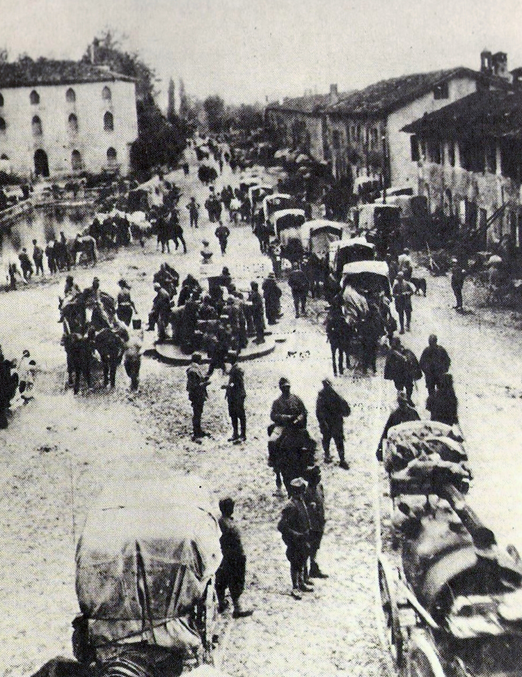 Italian troops in Caporetto, 24 October 1917.