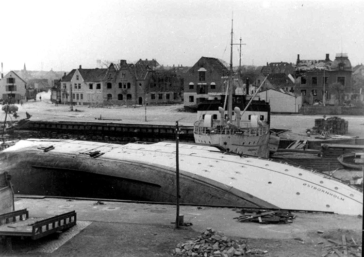 Nexø harbour in May 1945, after the Soviet air raid.