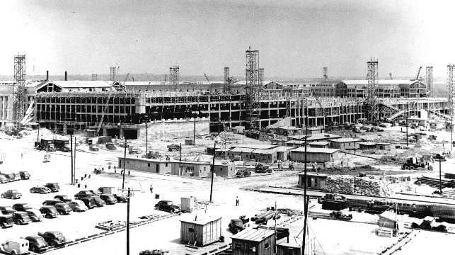 The construction of the Pentagon, the world's largest office building. 1 July 1942.