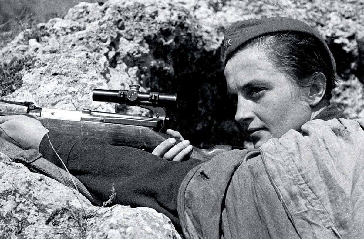 Promotional photo of Lyudmila Pavlichenko ‘defending Sevastopol’, 6 June 1942 © Ozersky/AFP/Getty Images