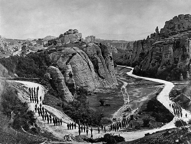 Bulgarian troops at the Serbian border during the Second Balkan War, June 1913. Getty Images/Hulton Archive