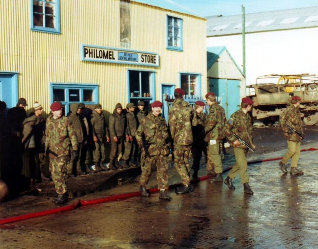 2 Para guarding Argentine POWs, Port Stanley, 1982