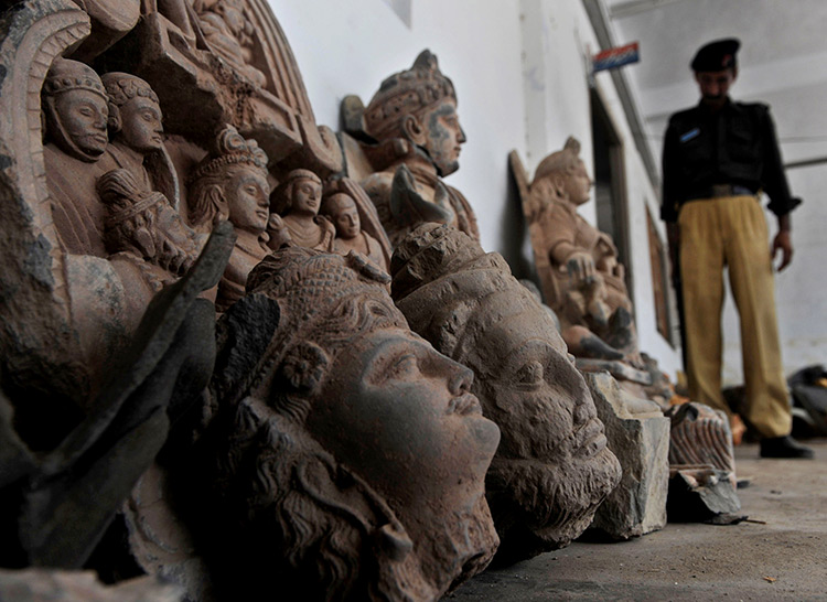 Seized ancient statues in Pakistan, 2012.