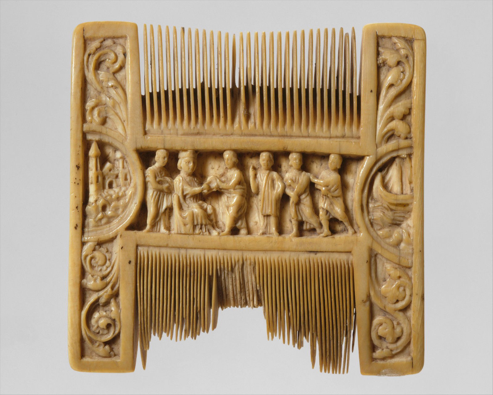 An ivory liturgical comb depicting Henry II and Thomas Becket, c.1200. Cultural Archive/Alamy Stock Photo.