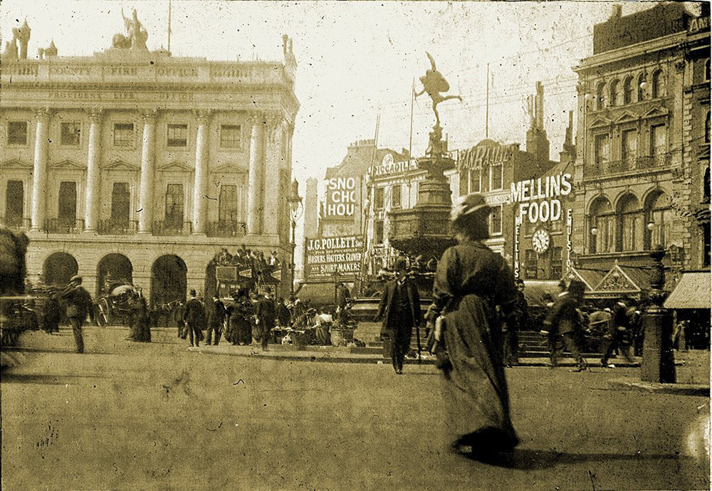 Piccadilly Circus, London, 1908.