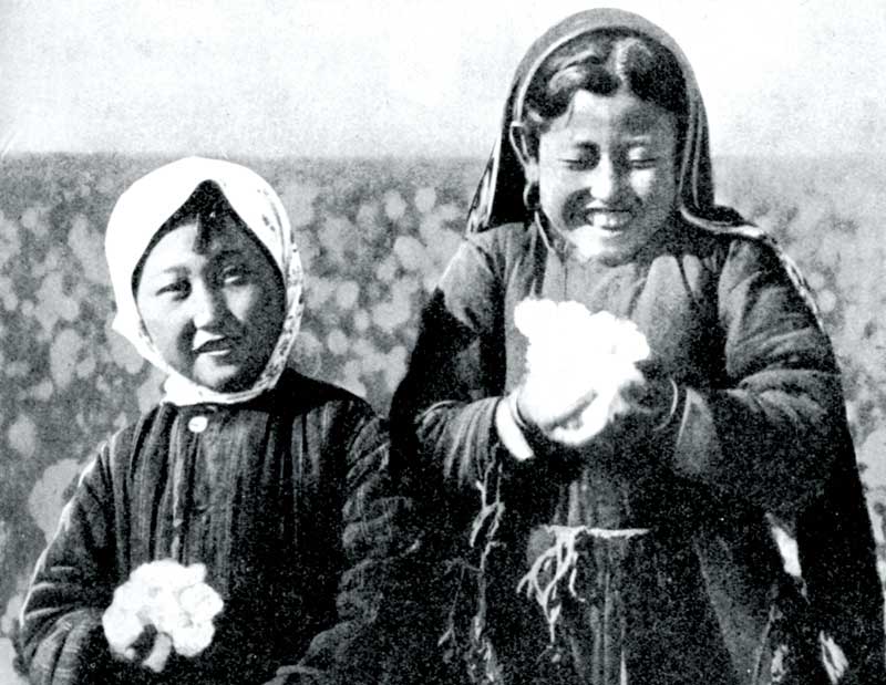 Girls in a cotton field, Kazakhstan, 1936. Getty Images.