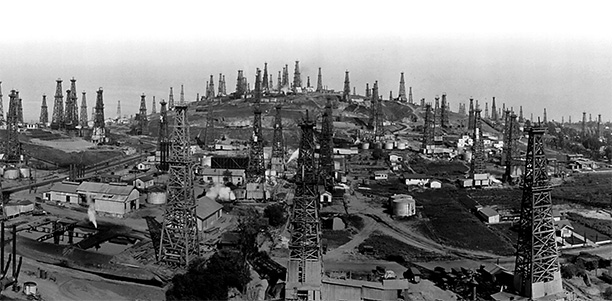 Forest of fuel: Long Beach oil field, California, 1923