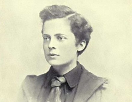 Edith Lanchester, c.1895.