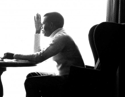 The great Nigerian novelist Chinua Achebe, 1970. Keystone/Alamy.