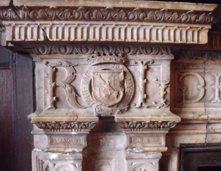 Fireplace at Kenilworth Castle, decorated with heraldic emblems of Robert Dudley and the letters R and L for 'Robert Leicester'. Photo: James Fishwick.