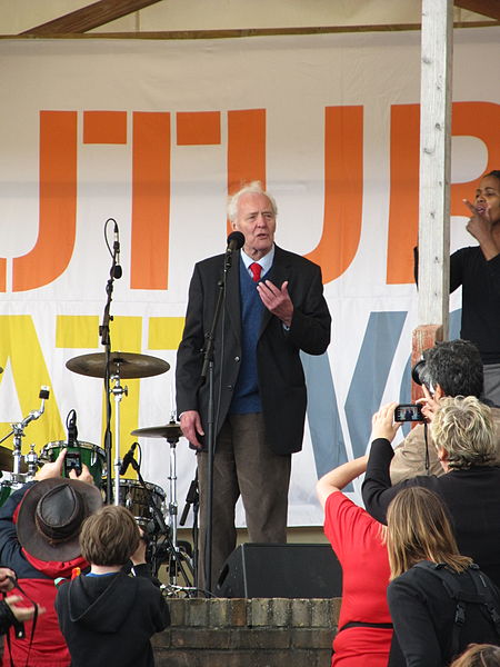 Tony Benn speaking at the Tolpuddle Martyrs' Festival and Rally 2012. Photo by Rwendland, published under under the Creative Commons Attribution-Share Alike 3.0 Unported license