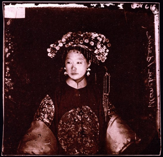 Manchu bride, Peking, Penchilie province, China. One of the photographs taken by the great Scottish traveller, geographer and photographer John Thomson (1837-1921) in China, Indo-China, Cyprus and Great Britain. 