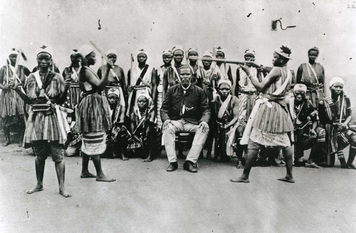 Women of the ahosi guard King Gezo, late 19th century © Archives Charmet/Bridgeman Images.