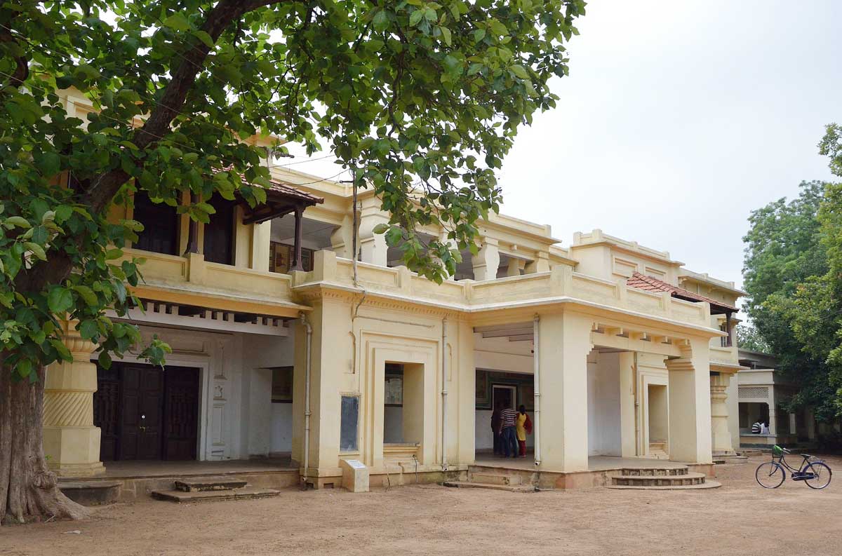Patha Bhavana, Santiniketan, the school founded by Rabindranath Tagore. Wiki Commons/Biswarup Ganguly. Patha Bhavana, Santiniketan, the school founded by Rabindranath Tagore. Wiki Commons/Biswarup Ganguly.
