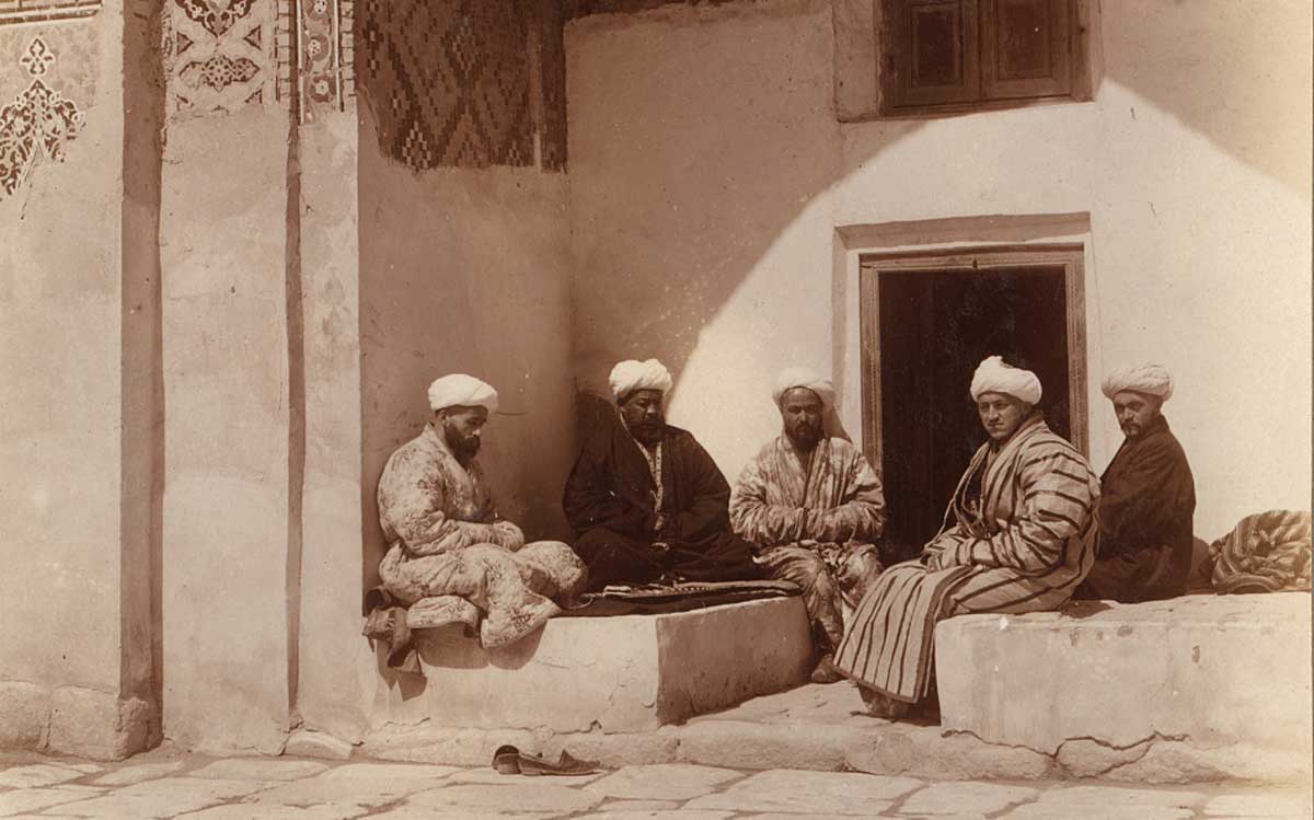 Group of students, Samarkand, c.1910. Photographed by Sergeĭ Mikhaĭlovich Prokudin-Gorskiĭ. Library of Congress.