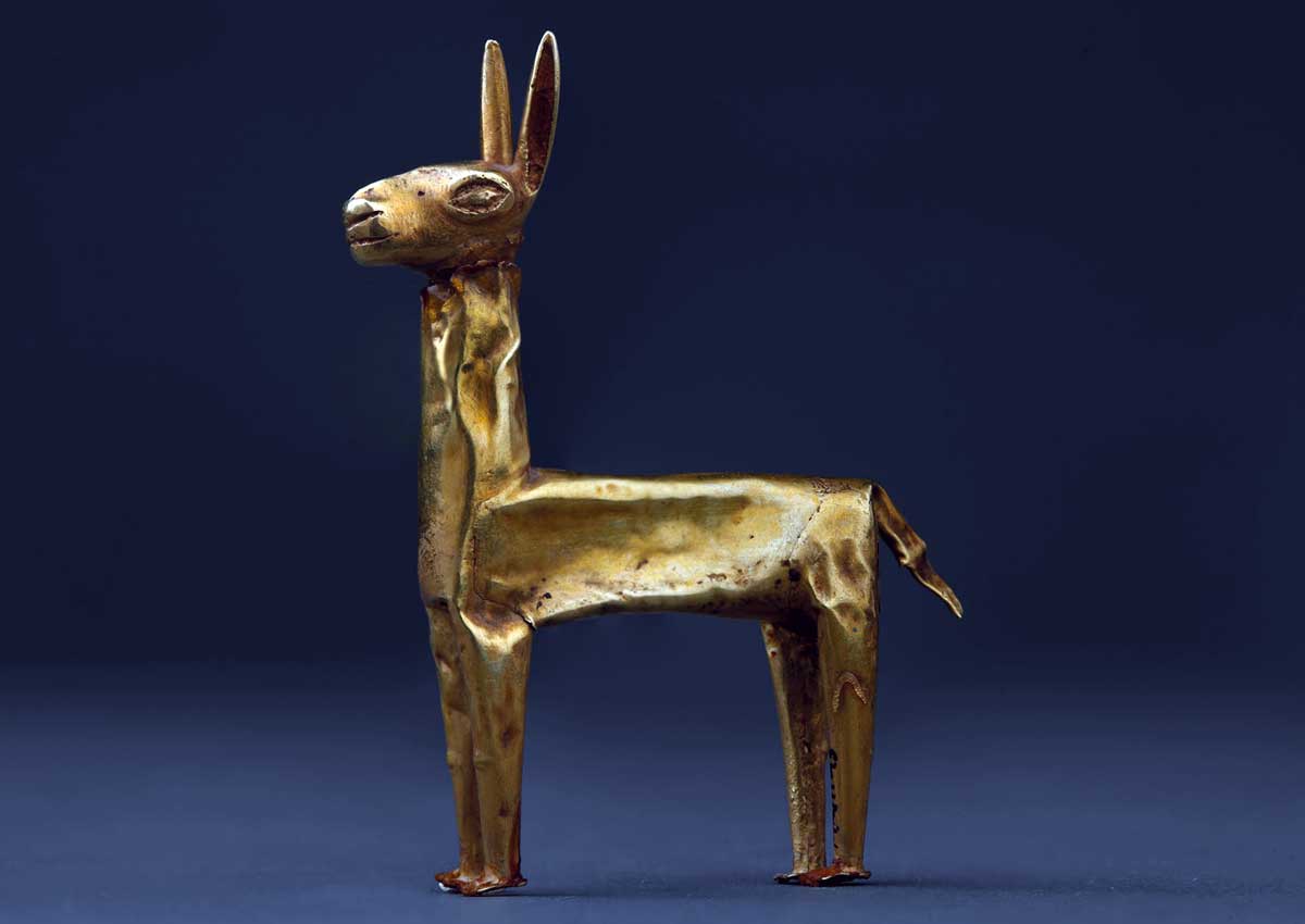 Gold llama from Peru, c.1500, Museo Oro del Perú, Lima. Getty Images.