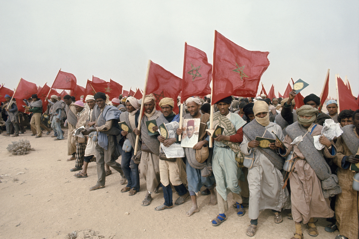 Around 350,000 Moroccans march into Western Sahara in the Green March in protest against Spanish occupation, November 1975. Photo by Patrick Jarnoux/Paris Match via Getty Images.