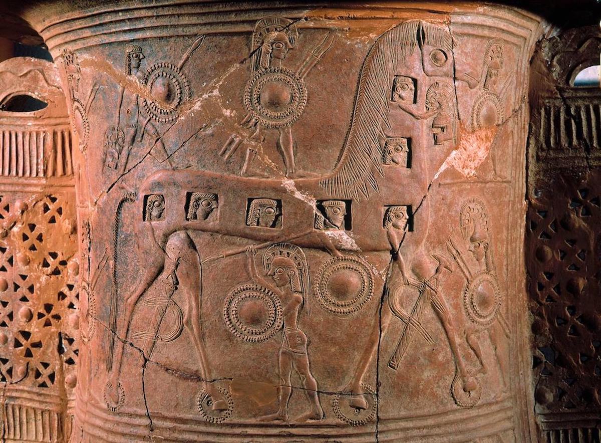 The Trojan Horse on the Mykonos Vase, c.675 BC. akg-images.