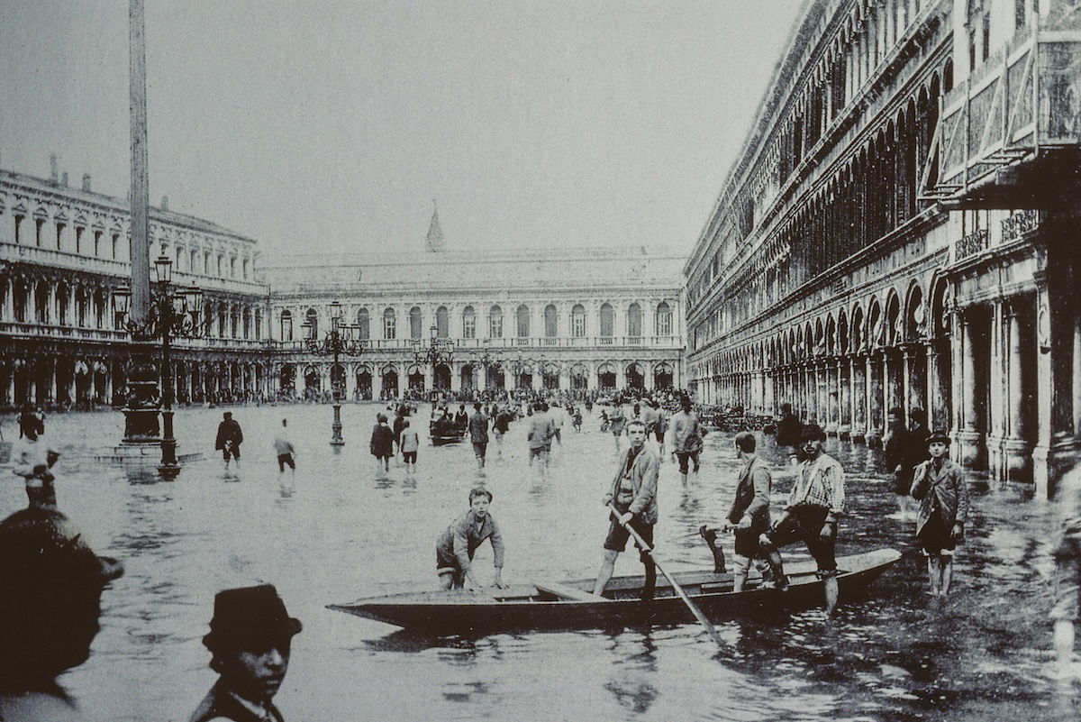 The flooded Piazza San Marco in Venice, by Hans-Peter Bärtschi. ETH Library Zurich (CC BY-SA 4.0) The flooded Piazza San Marco in Venice, by Hans-Peter Bärtschi. ETH Library Zurich (CC BY-SA 4.0)