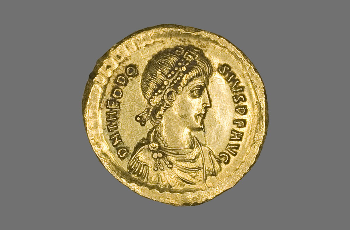 Gold Solidus of the Roman emperor Theodosius I, c.383-88. Art Institute of Chicago. Public Domain. Gold Solidus of the Roman emperor Theodosius I, c.383-88. Art Institute of Chicago. Public Domain.