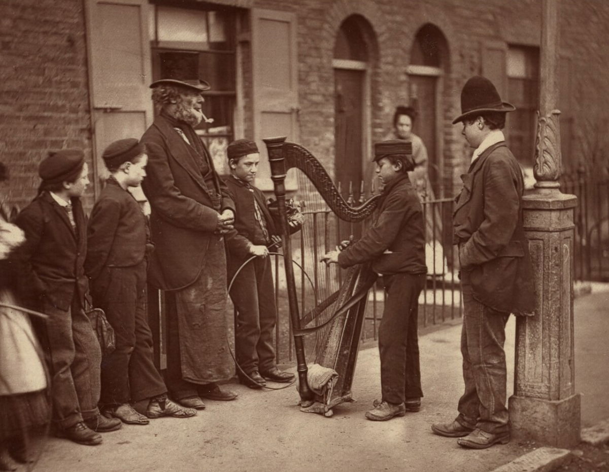 Italian street musicians in London, by John Thomson, 1877. J. Paul Getty Museum. Public Domain. Italian street musicians in London, by John Thomson, 1877. J. Paul Getty Museum. Public Domain.