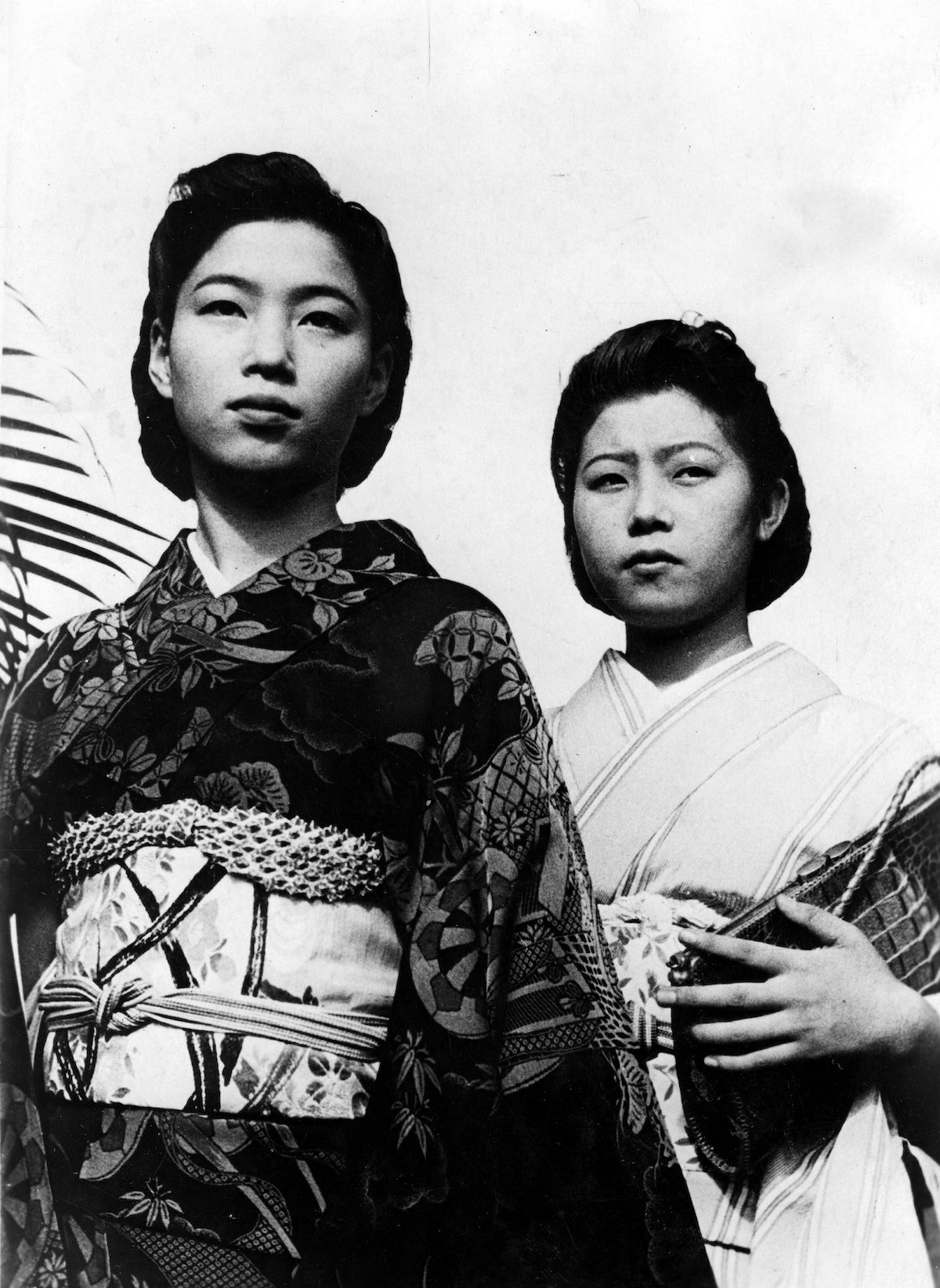 Two Japanese women, 1944. Narodowe Archiwum Cyfrowe. Public Domain. Two Japanese women, 1944. Narodowe Archiwum Cyfrowe. Public Domain.
