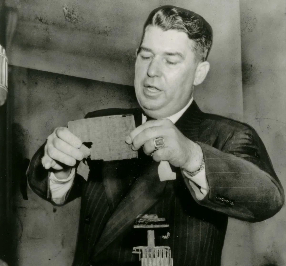 Jess M. Ritchie demonstrating AD-X2 to the Senate Select Committee of Small Business, 1953. National Institute of Standards and Technology. Public Domain.