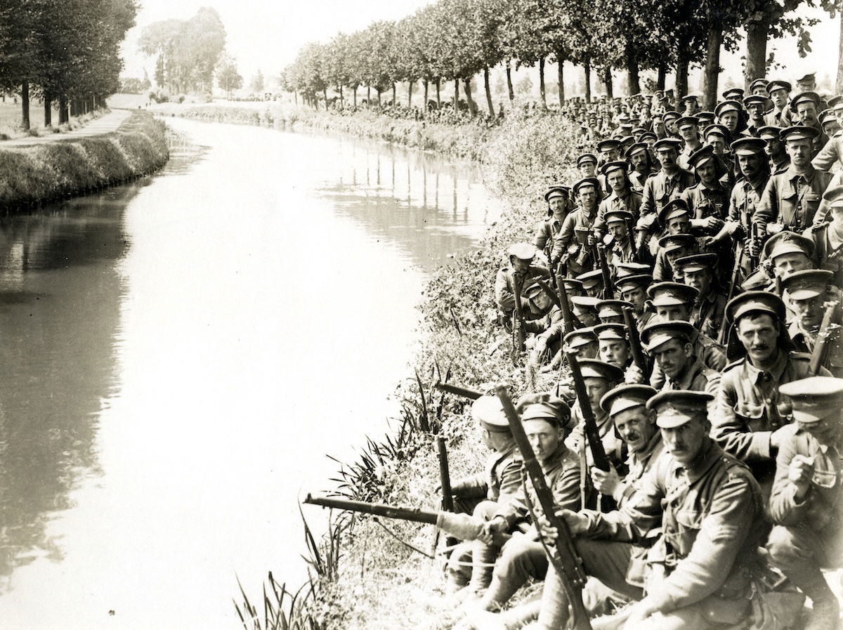 A battalion of the new army resting on a march near Merville, France, H. D. Girdwood, 5 August 1915. British Library. Public Domain. A battalion of the new army resting on a march near Merville, France, H. D. Girdwood, 5 August 1915. British Library. Public Domain.