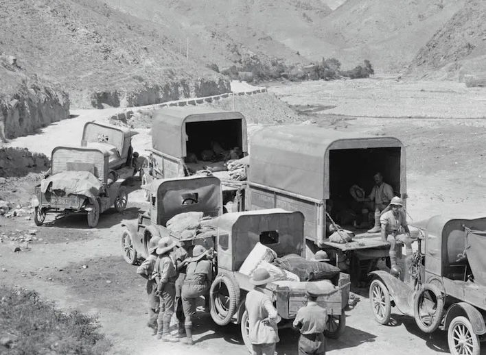 Vehicles of the ‘Dunsterforce’ on the move, by Ariel Varges, 1918. Imperial War Museum.
