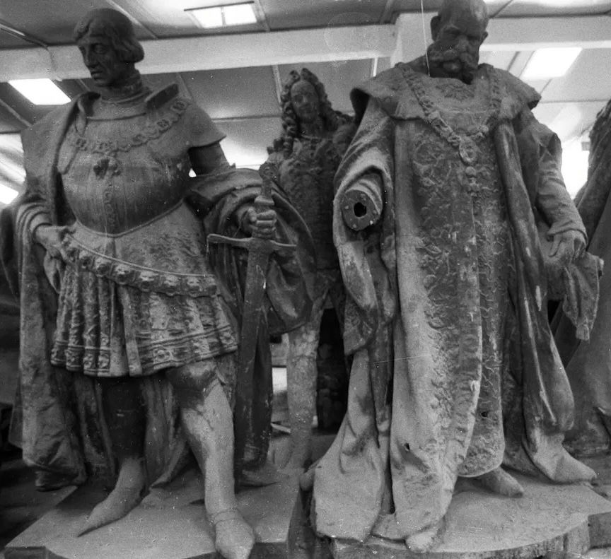 Habsburg statutes removed from Budapest’s Heroes Square after the Second World War with Franz Joseph in the foreground, 1990. Fortepan / Katalin Erdei.