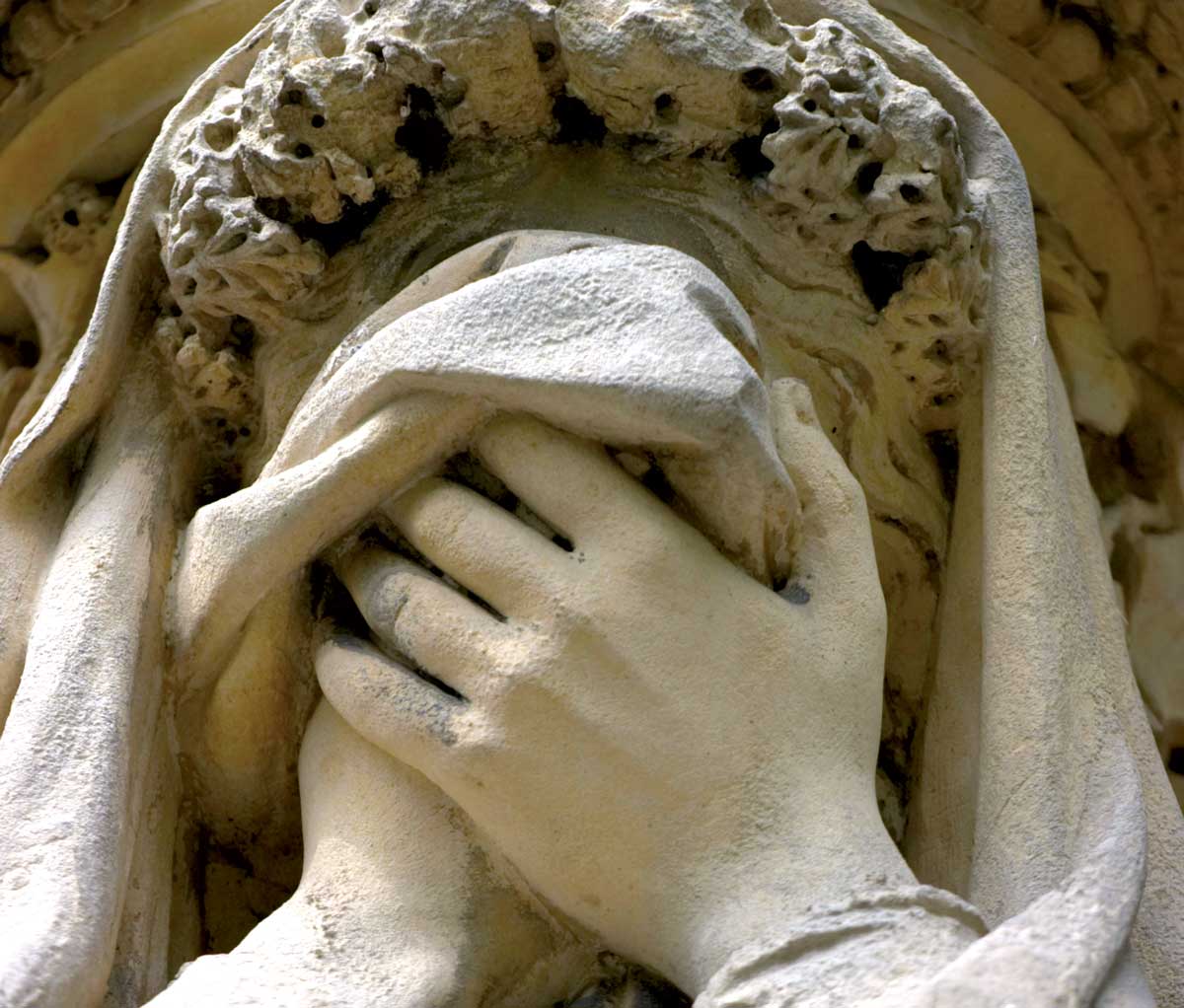 Detail from the Dantan family tomb, sculpture by Antoine Laurent Dantan, Père Lachaise Cemetery, Paris. Glenn Harper/Alamy