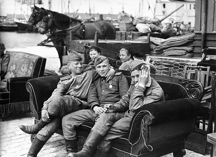 Soviet soldiers in Bornholm, 1945.