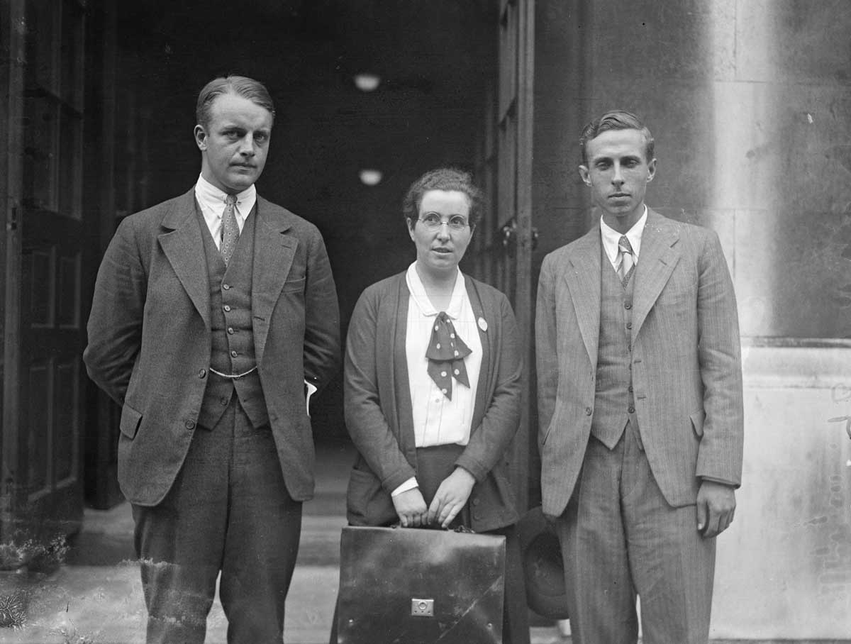Dorothy Garrod and her assistants, London, 1931 © Topfoto.
