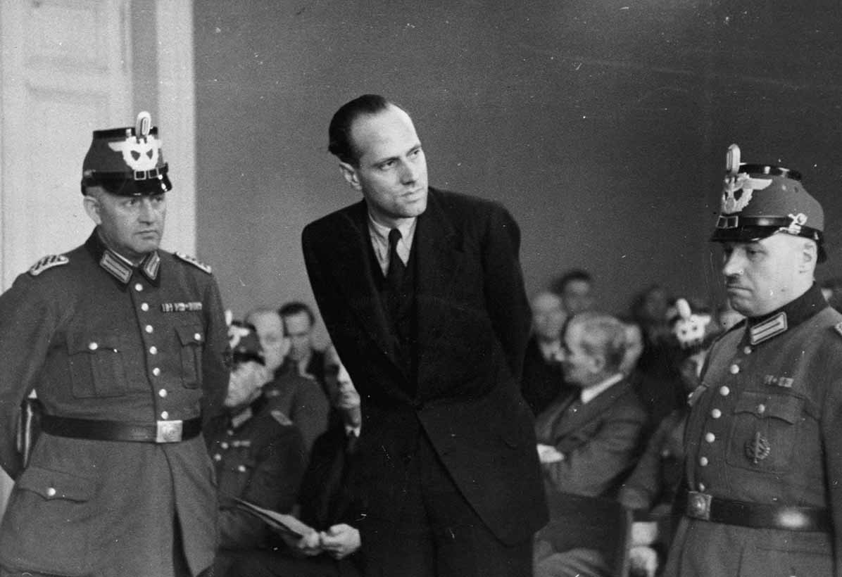 Gatherer of souls: Helmuth James von Moltke on trial, Berlin 1944.