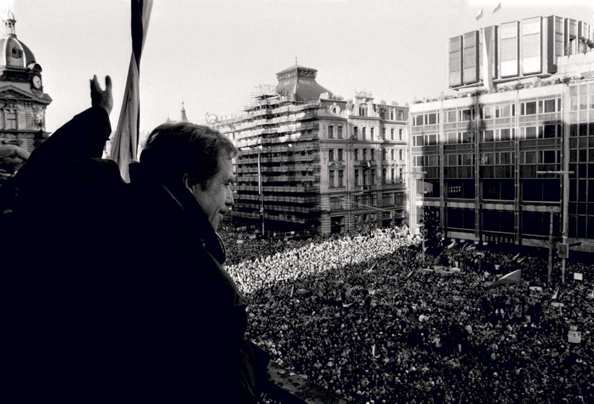 Václav Havel addresses a pro-democracy rally in Wenceslas Square, Prague, 12 December 1989 © Sovfoto/UIG/Getty Images.