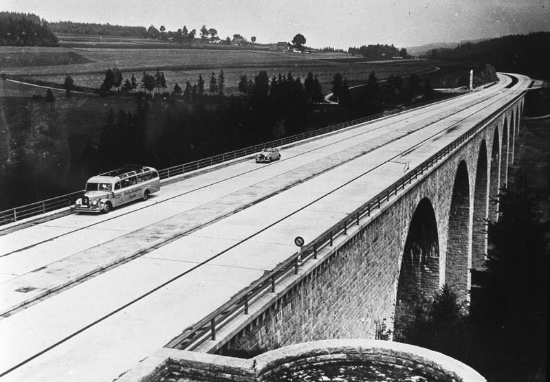 Bridge over the Saale between Hirschberg, Thuringia and Rudolphstein, Upper Franconia