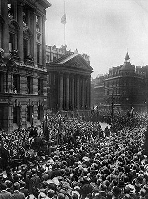 Onward Christian Soldiers: the funeral procession passes the Royal Exchange