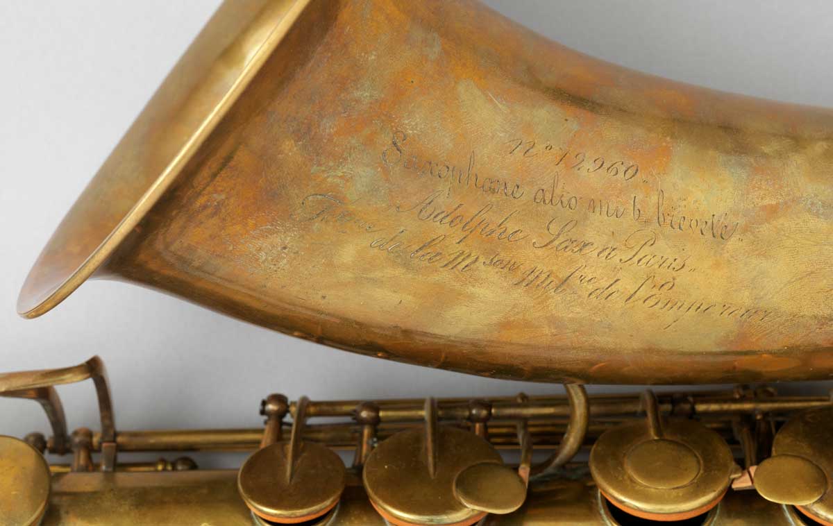 Alto saxophone in E-flat, c.1855. Inscribed with 'No 12960 / Saxophone alto mi b breveté / Adolphe Sax a Paris / Fcteur de la Mson Milre de l'Empereur'. Metropolitan Museum of Art.
