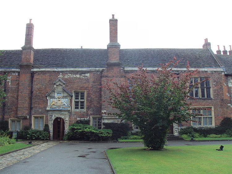 King's Manor, York – seat of the Council of the North after it was reinstated until 1641. Photo by by Rept0n1x - Own work. Licensed under CC BY-SA 3.0 via Wikimedia Commons