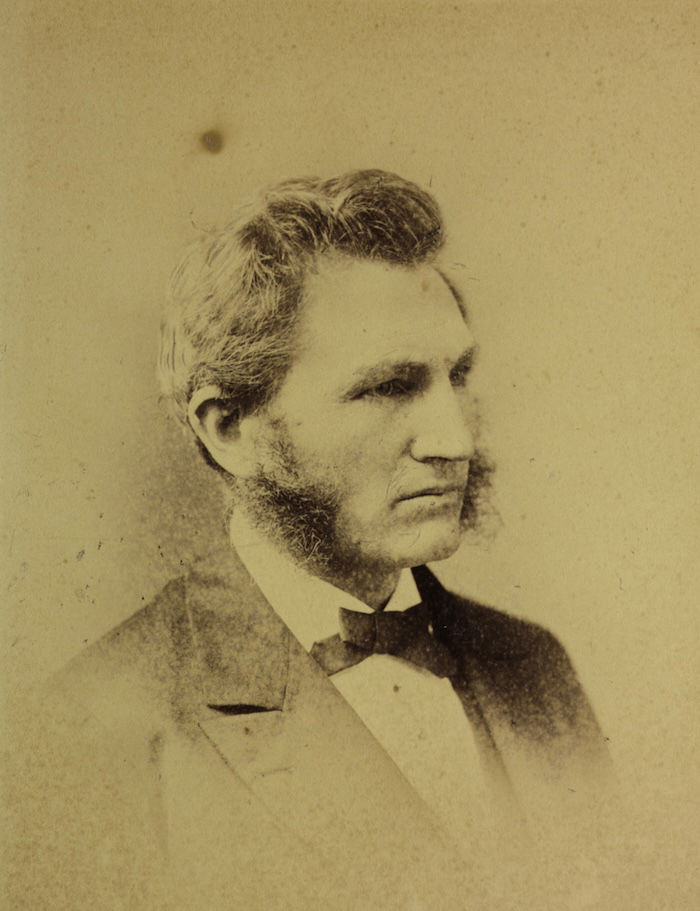Carte de visite of Frank Ward, 1880s. Biblioteca dell'Orto botanico, Unviersita de Padova. Public Domain.