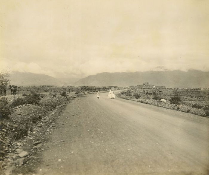 Jamrud Fort and the entrance to the Khyber Pass, R.B. Holmes, 1919. Library of Congress. Public Domain.