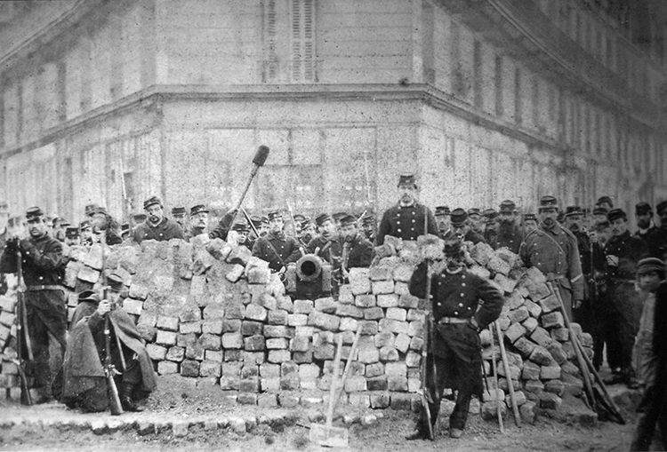 Barricade at the meeting of Boulevard Voltaire and Boulevard Richard-Lenoir, by Bruno Braquehais, 1871 .