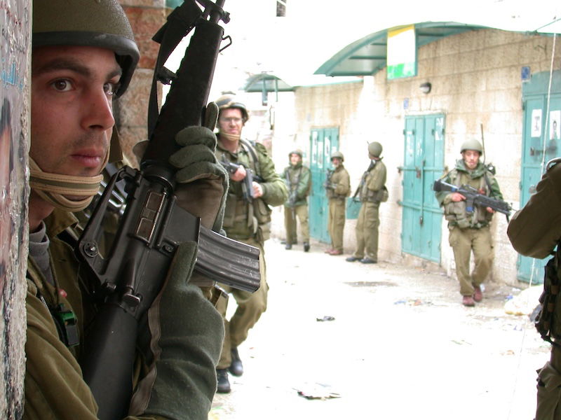 Israeli Defence Force soldiers in Bethlehem during the Second Intifada, 3 April 2002. Ofer Yizhar/IDF Spokesperson's Unit (CC BY-SA 3.0)