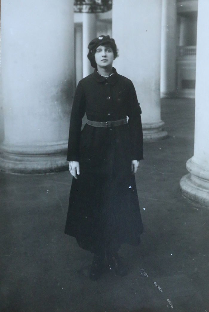 An unknown Bolshevik milita woman in Petrograd, 1923. The Kathryn and Shelby Cullom Davis Library. Public Domain.