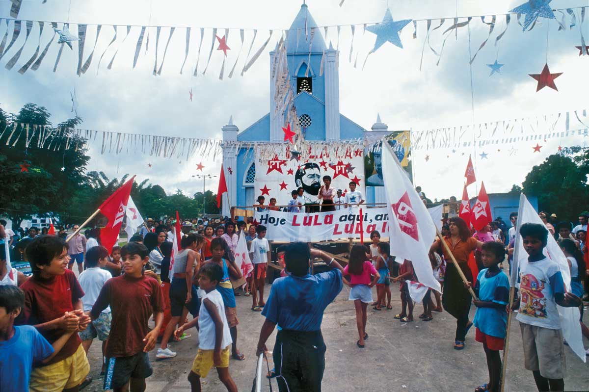 Supporters of the Workers’ Party campaigning for Lula, March 1994.