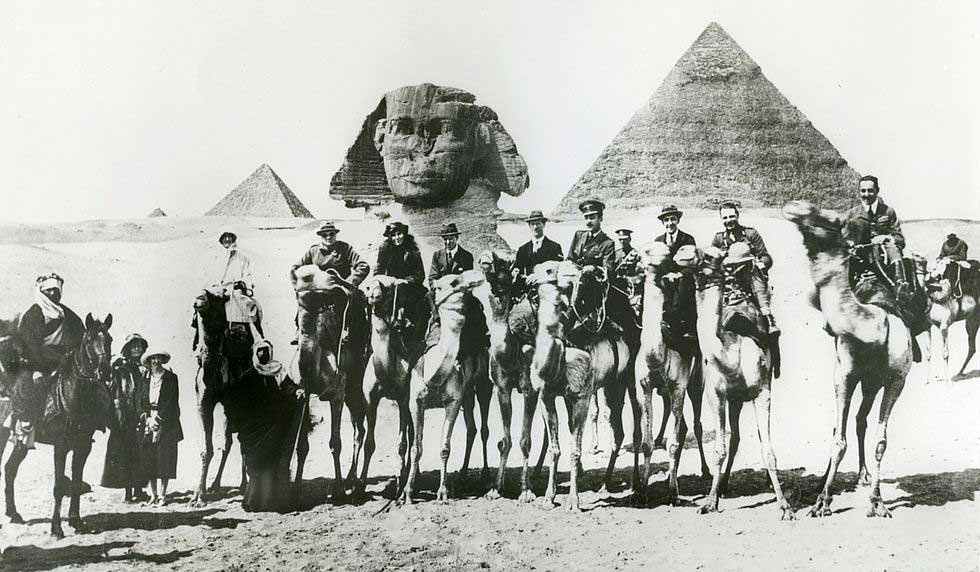 Some of the participants of the Cairo Conference, photographed in March 1921. Wiki Commons.